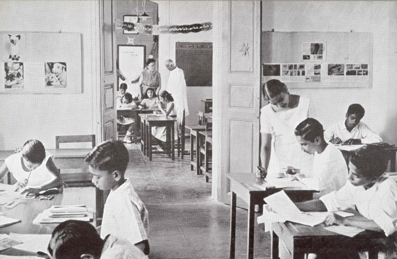 05-18 - Pondichery - ashram - centre education